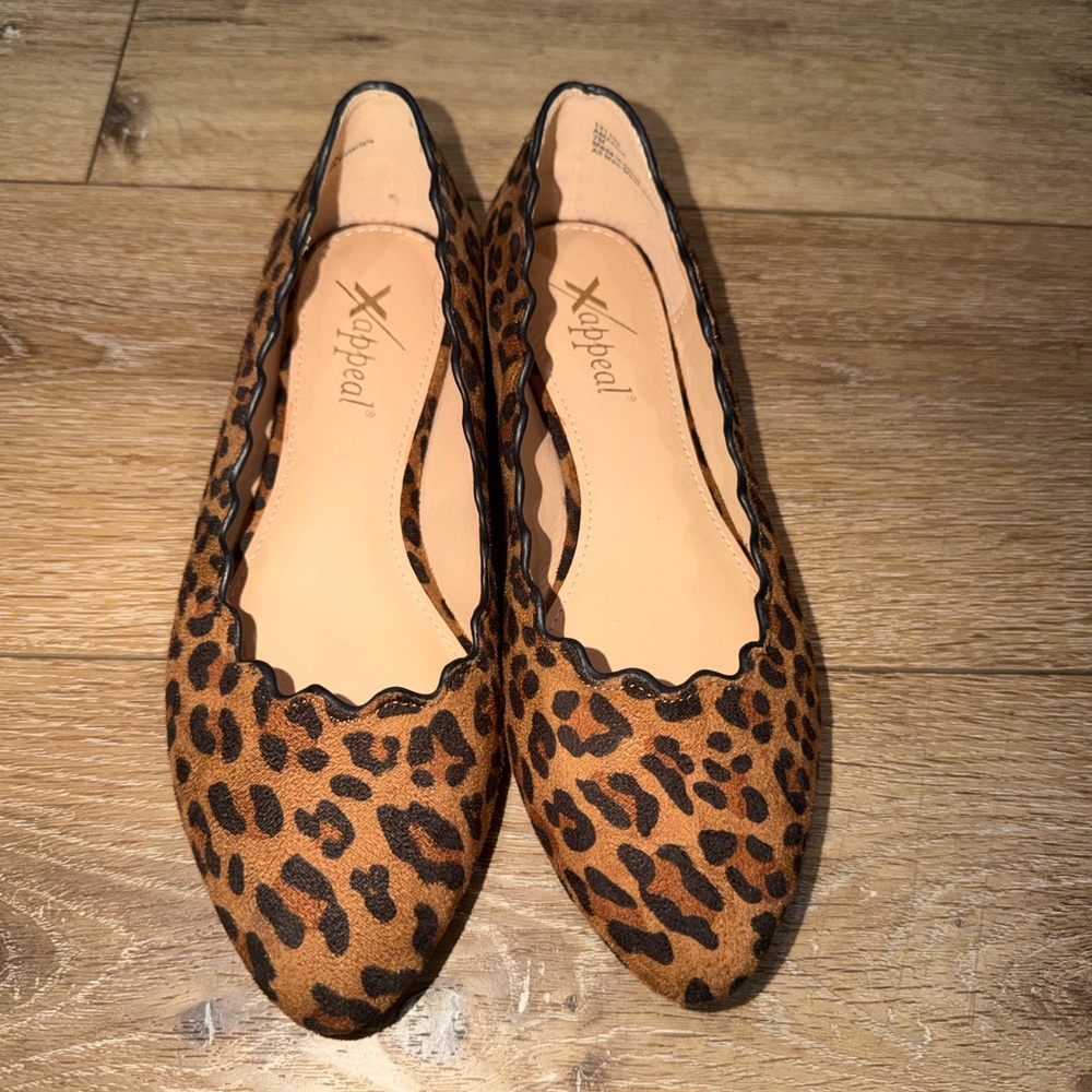 XAppeal Leopard Pointed Toe Ballet‎ Flats with Scalloped Edges size 7